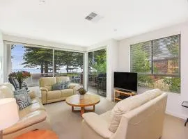 Breeze Beachfront Apartment
