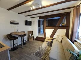 Gemütliche Ferienwohnung im Westerwald - "Ferienwohnung Braun"，位于Weitefeld的酒店