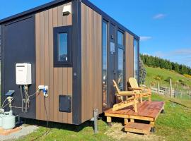 Bruce Farm Alpaca Cabin 1 by Tiny Away，位于巴尔克拉萨的酒店