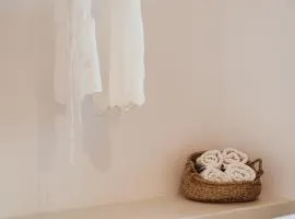 Aethra White
