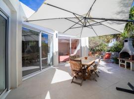 VILLA BORD DE MER 6 COUCHAGES AVEC JARDIN ET GARAGE，位于拉格朗德默特的酒店