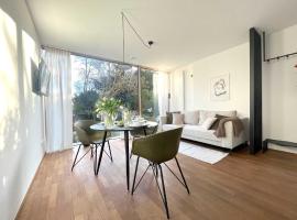 Blueberry Living - Wohlfühl-Apartment Starnberger See, Design, Sport & Natur，位于图青的酒店