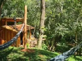 Cabana de Madeira No Lago c Ofurô e Lareira junto Natureza Cabana-Kel