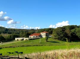 As Casiñas Bed & Breakfast Porto de Bois，位于卢戈的酒店
