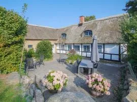 4 Bedroom Cozy Home In Samsø