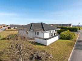Awesome Home In Skårup Fyn With 4 Bedrooms，位于乌瑞亚的酒店
