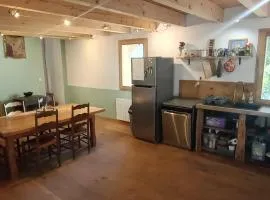 JAS provençal pour 6 personnes à 2mn de la Grange de Javon