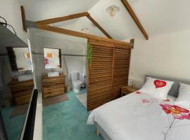 Bungalow "Doussin' Kreyol", au calme à 150m de la plage
