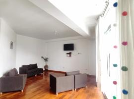 Departamento en Avenida Principal- Cerca a Terrapuerto，位于卡哈马卡的酒店