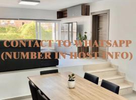 New, ultra comfy, central flat，位于姆西达的酒店