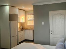A'connor Lux Private Apartment，位于恩潘盖尼的酒店