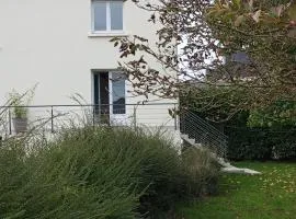 Petite maison avec jardin