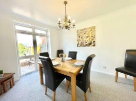 Home in Folkestone sleeps 6，位于福克斯通的酒店