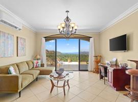 Majestic Oceanview Condo With King Beds，位于科克的酒店