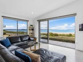 Seven Mile Beach House - Surf, Hike, Golf