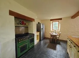 Pandy Farmhouse - Panoramic mountain views within Snowdonia's National Park - 4x4 recommended