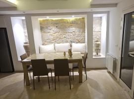 "L'Abri Côtier" Appartement 3 chambres Haut Standing Port Punique Carthage，位于Douar ech Chott的酒店