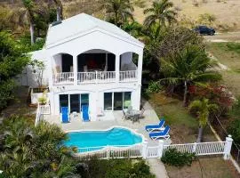 ​​​​​​​Hibiscus Beach House 2 bedroom 2.5 bath take 30 steps to your private beach