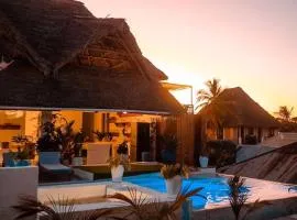 Zanzibar Private Penthouse with Rooftop Pool Aircon Wifi TV Music player walking distance to the beach bars restaurants in Paje Zanzibar