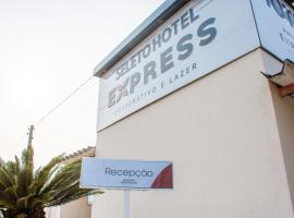 Seleto Hotel Express，位于Arrozal的酒店