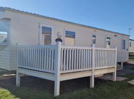 Sea View Lodge，位于哈特尔普尔的带泳池的酒店