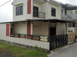 Griya Gayeng Family Homestay，位于沃诺索博的酒店