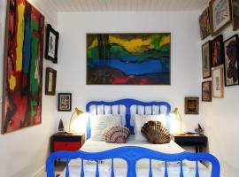 Une chambre et des tableaux，位于迪耶普的酒店