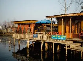 Veena Palace Group Of Houseboats