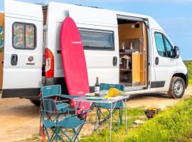 Ocean Camper - Campervan & Surf rentals，位于法鲁的露营地