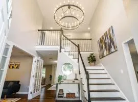 Beautiful South shore Hidden Gem next to Train Station Boston Louisiana Grill