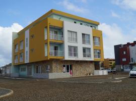 Beauty Plaza Suites，位于圣玛丽亚的带停车场的酒店