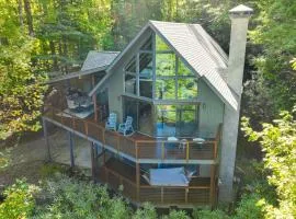 Blue Ridge Pkwy View and Deck Brevard Home!