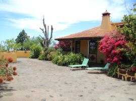 Casas Rurales Los Marantes，位于蓬塔戈尔达的度假屋