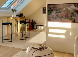 Urban Rooftop with Panoramic Sea view - Free parking