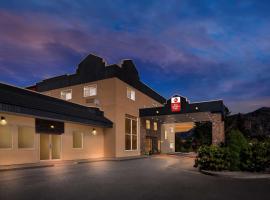 Best Western Plus Osoyoos Hotel & Suites，位于奥索尤斯的酒店