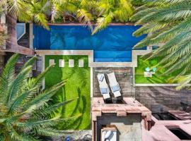 Luxe Thirroul Home, Pool Spa Home Theatre，位于希罗尔的酒店