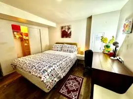 Cozy Private Room with Shared Bathroom on the 1st Floor - Conveniently Located near SeaTac Airport and Downtown