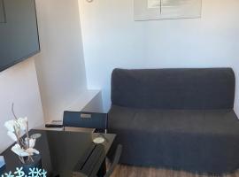 2 BEDS APT, Aéroport de Marseille, Plages，位于马里尼亚讷的酒店