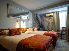 Hotel Villa Harmony - Free Parking，位于萨拉热窝的旅馆