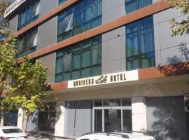 Business Life Hotel Güneşli，位于伊斯坦布尔巴格斯勒的酒店