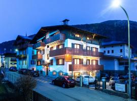 Residence Alpen Casavacanze，位于平佐洛的公寓式酒店