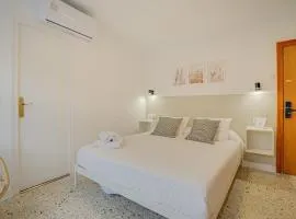 HOSTAL y APARTAMENTO MOLÍ DE MAR