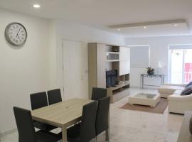 Brand new modern 2 bed 2 bath apt in St Julian's，位于Taʼ Ċikkun的酒店