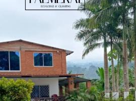 Palmerai BUCAY，位于Cumanda的带泳池的酒店