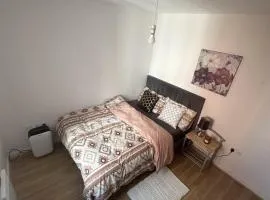 Cozy-CityCentre-1bedroom-1Bathroom-WiFi