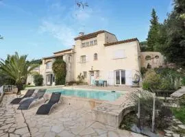 2 Bedroom Cozy Apartment In Spéracèdes