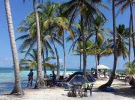 Islas de San Blas Camping，位于Niatupo的酒店