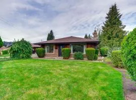 1 Mi to Snoqualmie River Pet-Friendly Home!