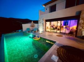 Villa Casa Maredda bord de mer avec piscine，位于Palasca的酒店