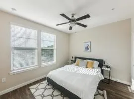 Modern Design I 2bd2bth I Properties By Preston